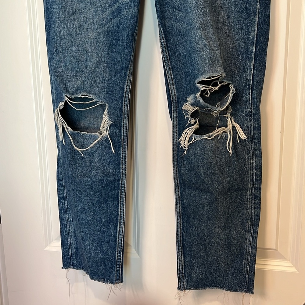 Divided High Rise Distressed Jeans - Picture 3 of 5